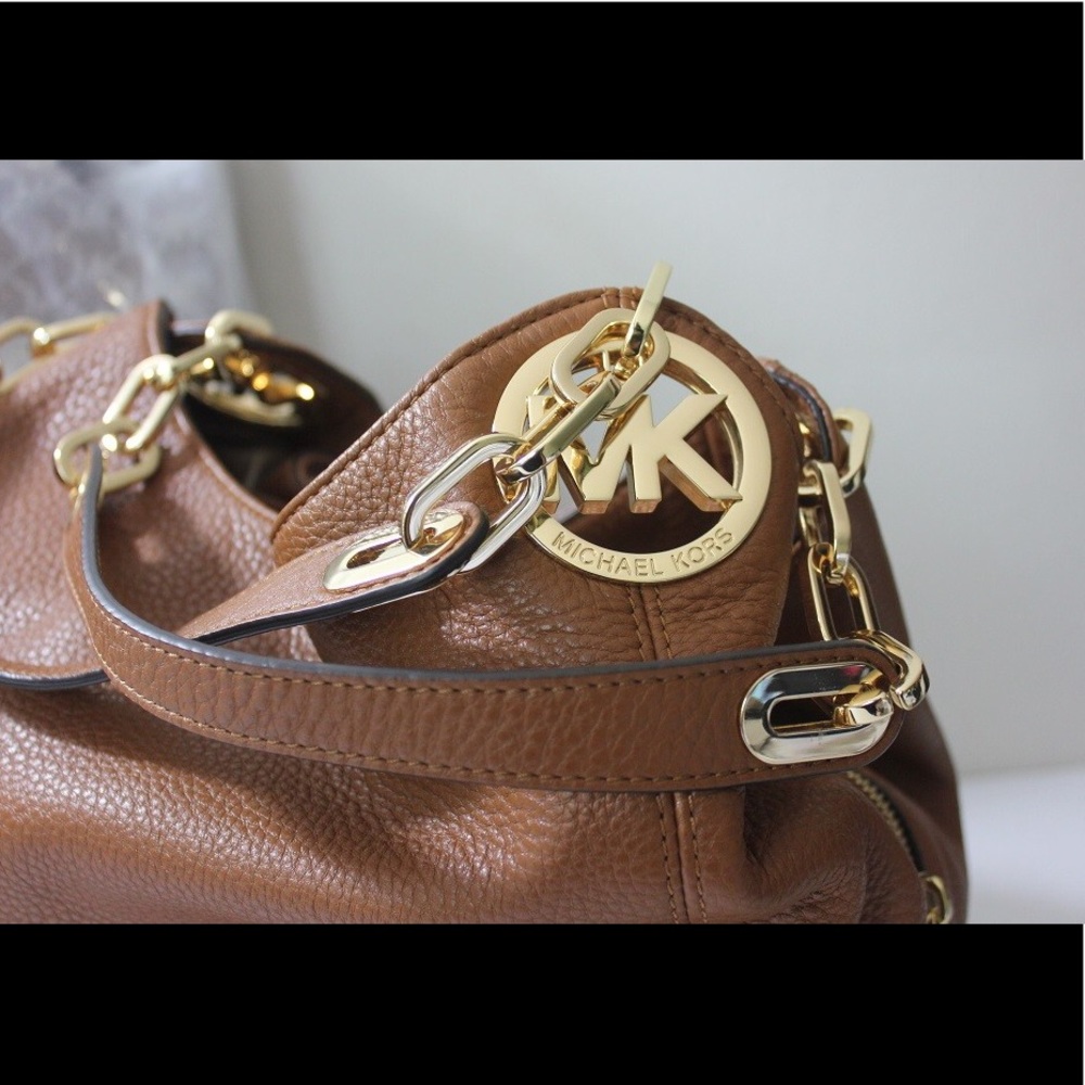 Michael Kors Fulton Large Soft Venus Shoulder Tote - Picture 5 of 6